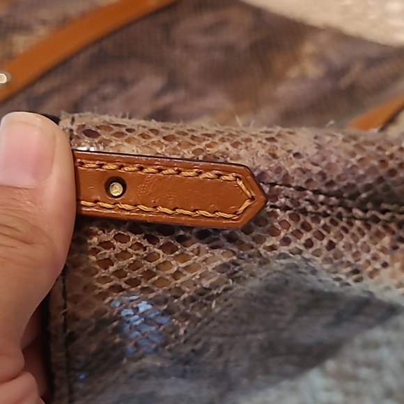 GUC Huge Snakeskin Dooney and Burke bag! - Picture 3 of 8